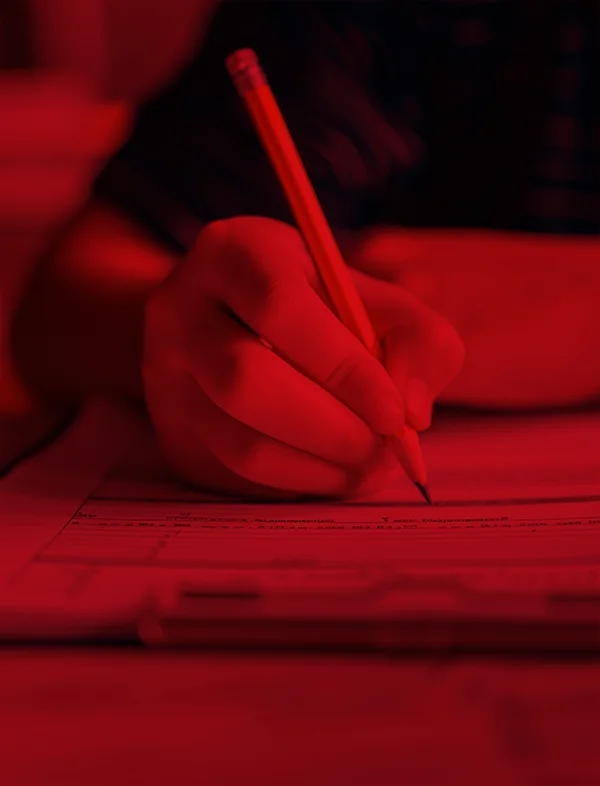 Öğrenci Test Sorusu Çözüyor